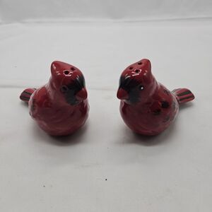Red Cardinal Bird Salt & Pepper Shakers Set (2) Porcelain Ceramic Figurines